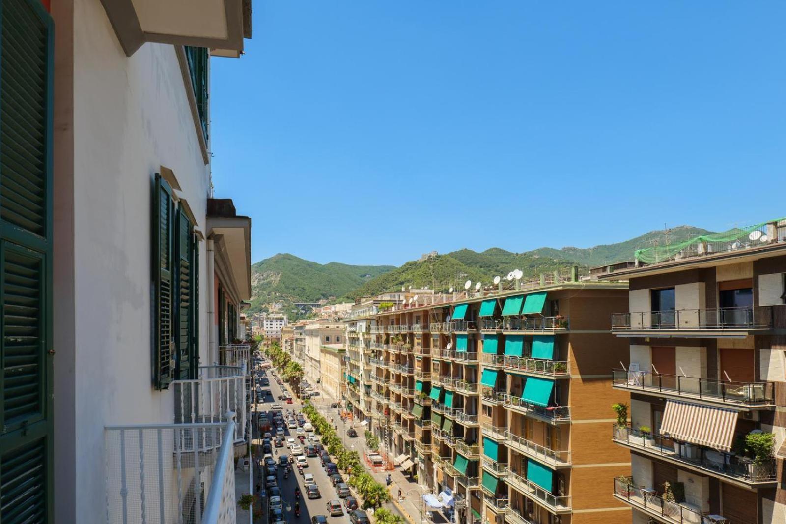 Palazzo Galeoni Luxury Suites Salerno Exterior foto